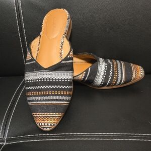 Universal Thread Black and Tan Striped Mules